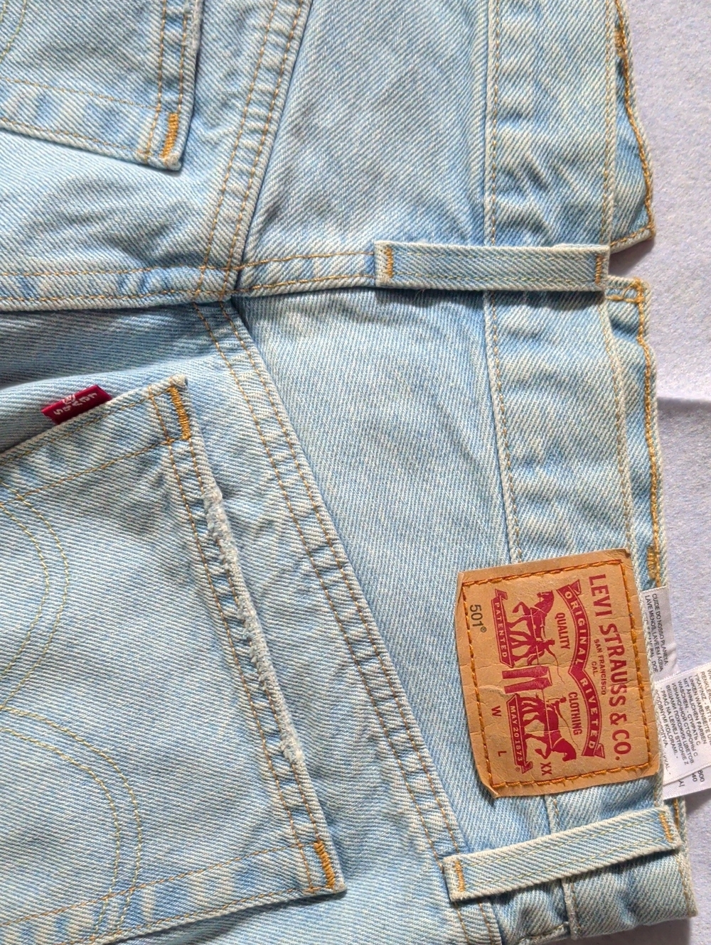 Levi's Light Wash Men's Relaxed Jeans